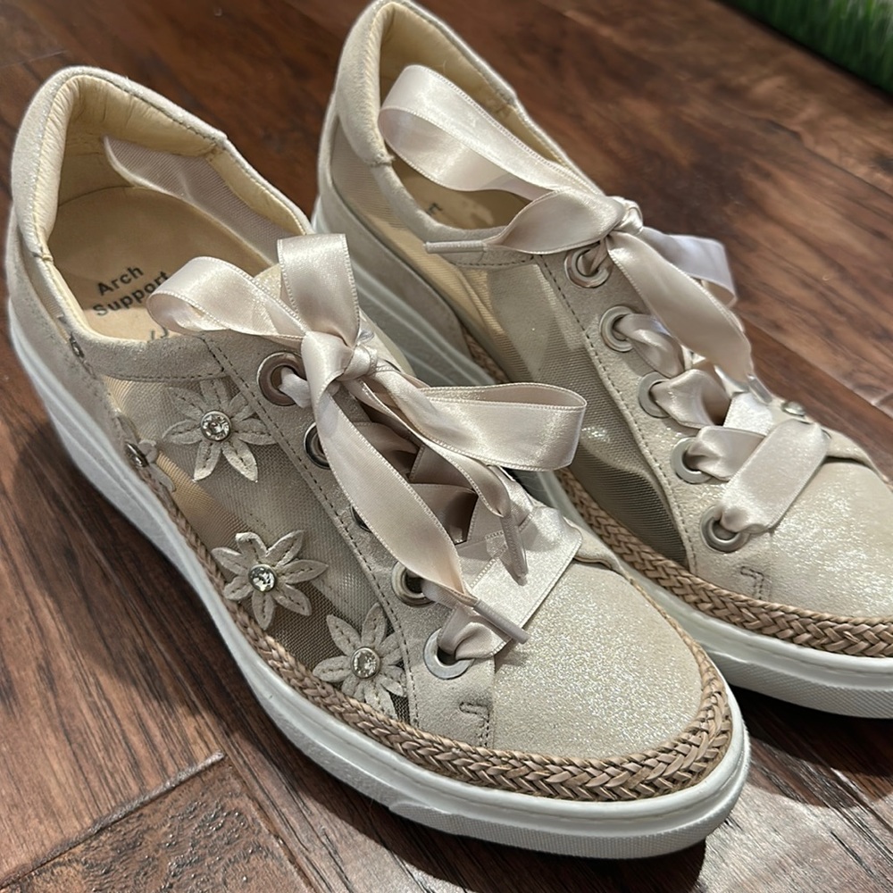 Softwaves Sneakers